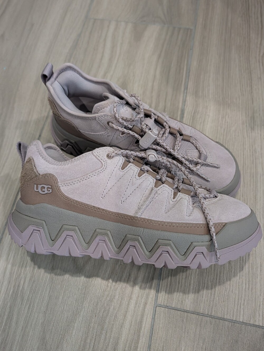 Ugg Captrail Low Pale Suede Sneakers Size 5